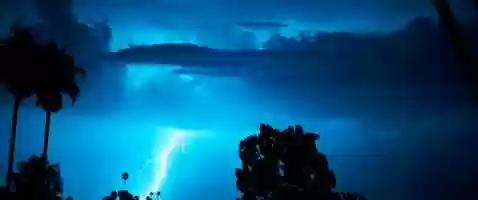 Free download [RED Komodo + Contax Zeiss 80-200mm] Lightning Over Los Angeles video and edit with RedcoolMedia movie maker MovieStudio video editor online and AudioStudio audio editor onlin